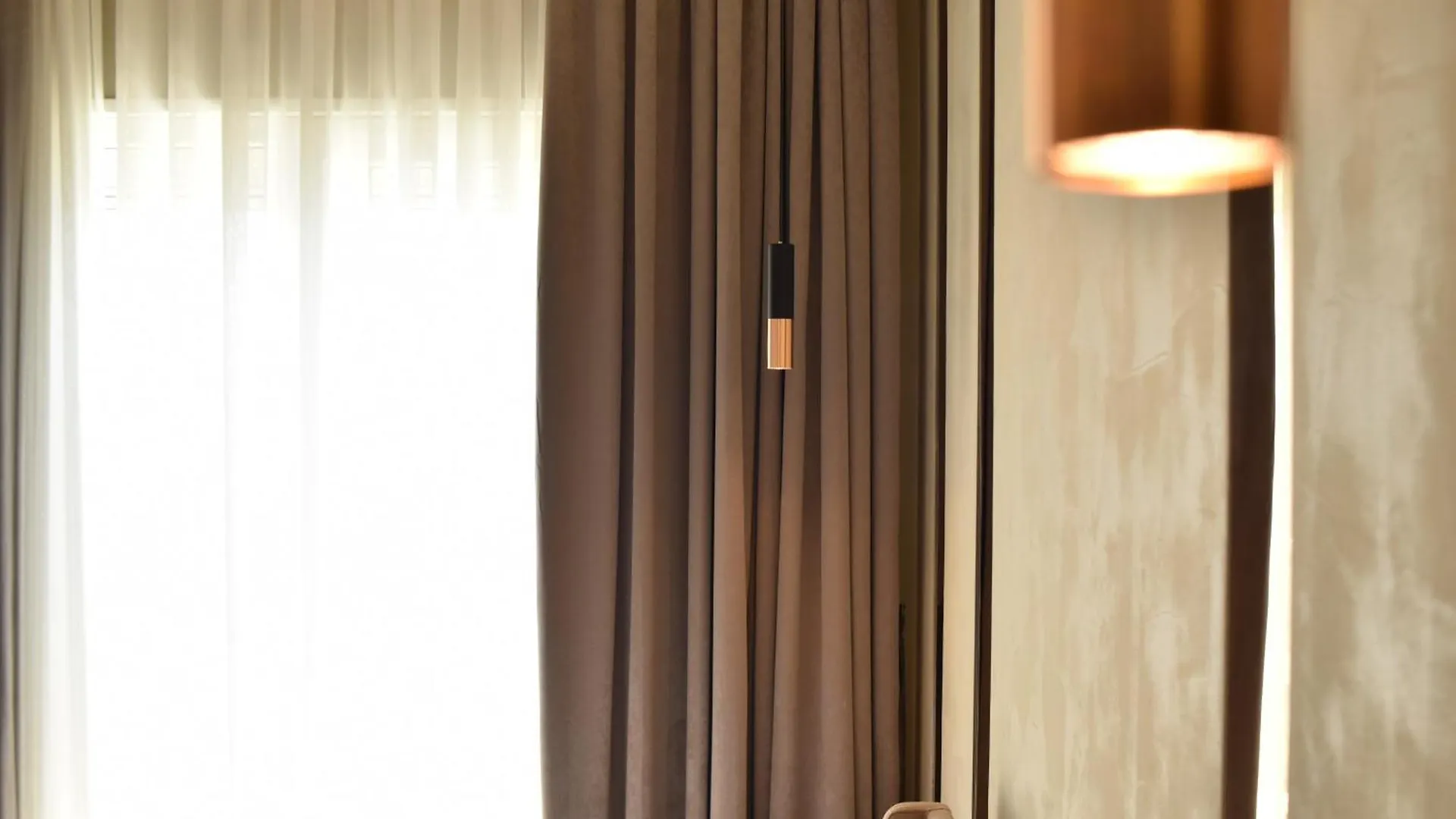 Nuna Hotel Radhimë
