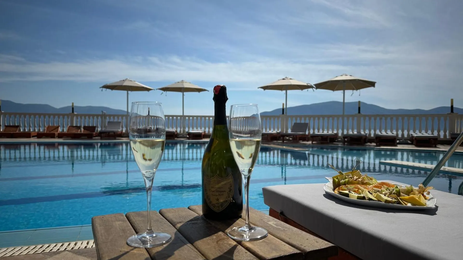 Nuna Hotel Radhimë Albania