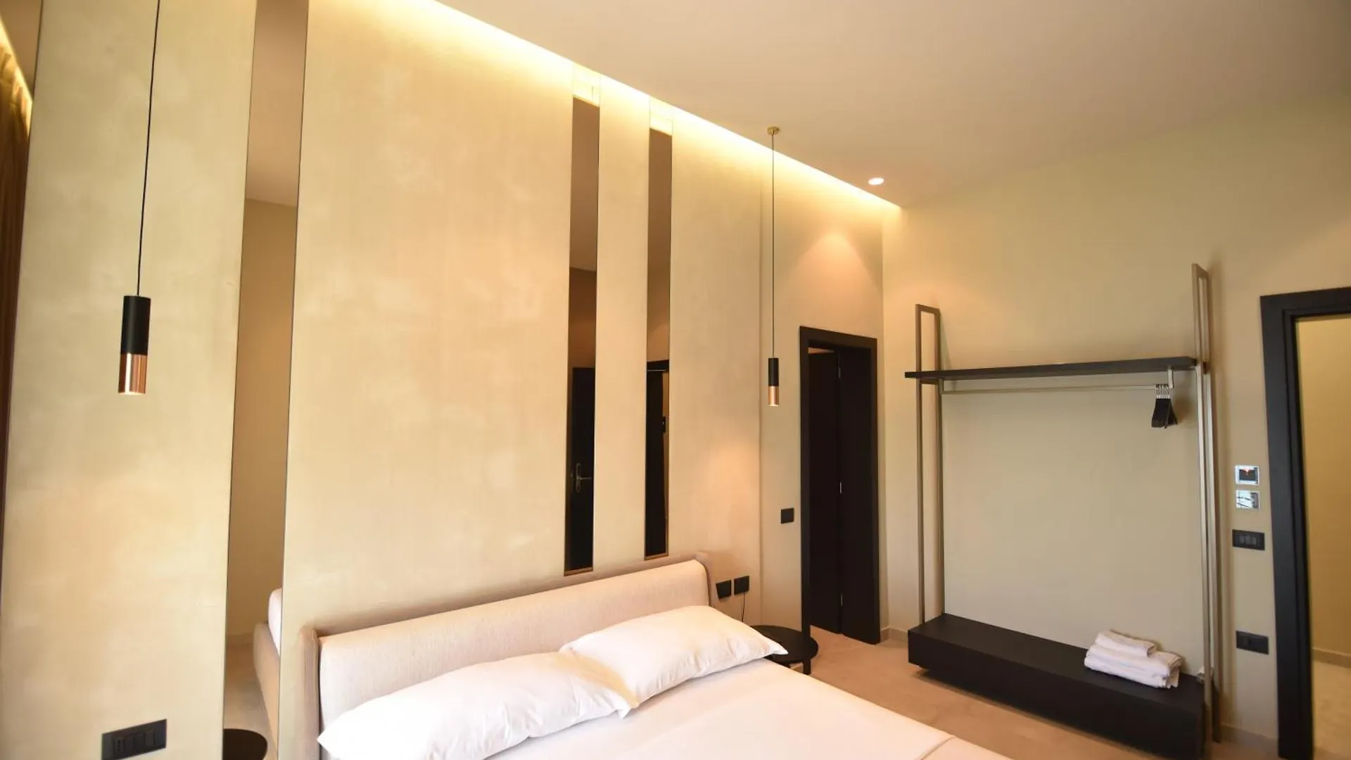 Nuna Hotel Radhimë
