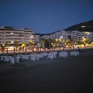 Beachfront Appartamento